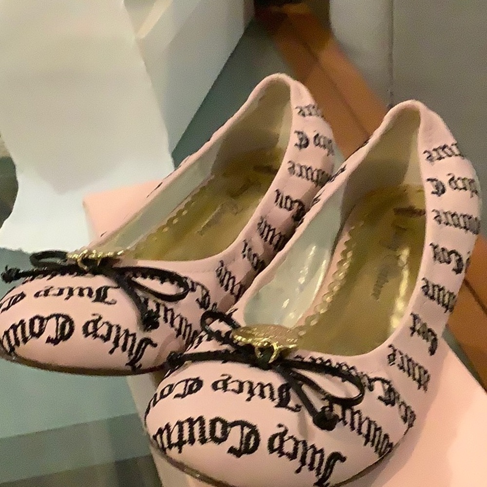 JUICY SHOEs kids STILL IN BOX EXCELLENT condition WORN ONCE IN HOUSE